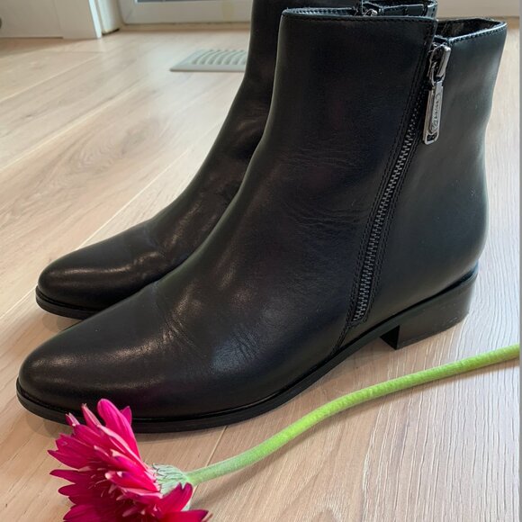 Blondo Carly Waterproof Bootie, WATERPROOF -  SIZE 11 WIDE - Picture 2 of 6